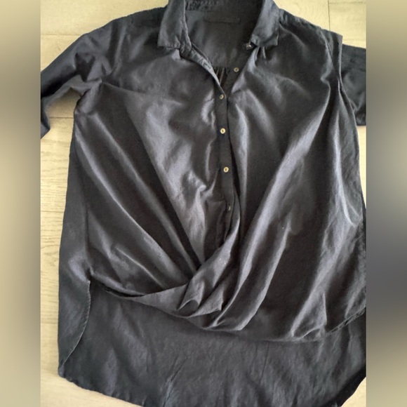 Nickolas K Front Crossover Blouse in Black size Medium - Picture 3 of 7